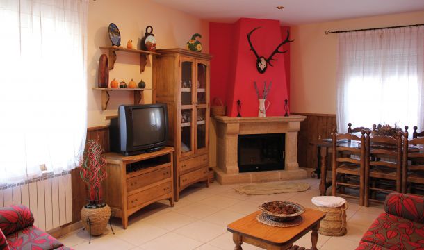 Saln comedor de la casa rural